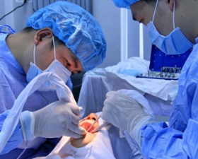  Phẫu thuật cấy ghép Implant 